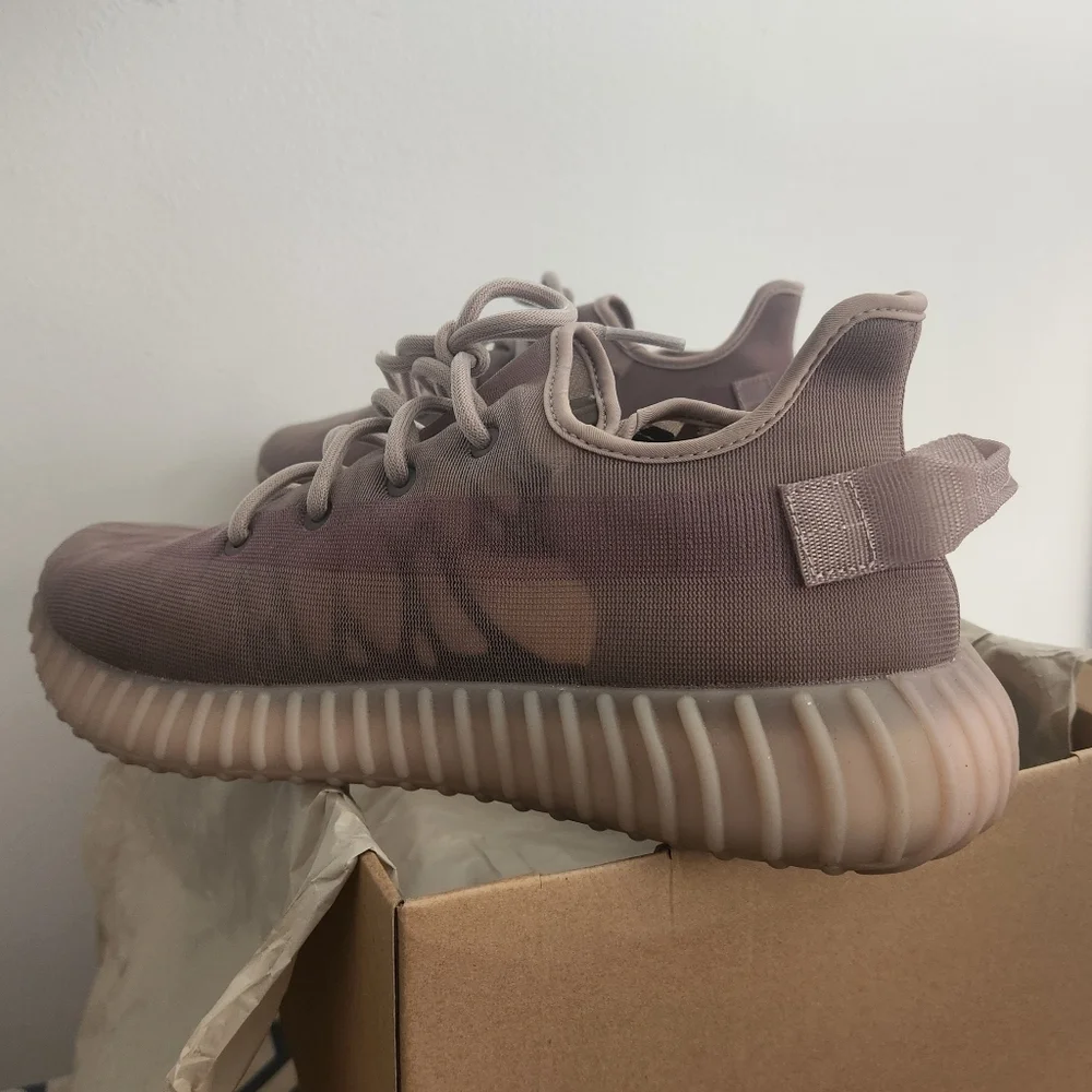 Size 12.5 YEEZY BOOST 350 Sneakers By Adidas - Picture 2 of 7